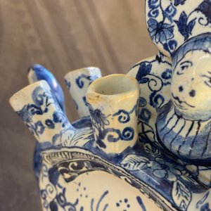 A pair of blue and white Delft-style tulip vases, Samson, France, 19th C. — 照片 28