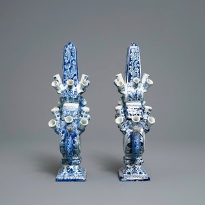 A pair of blue and white Delft-style tulip vases, Samson, France, 19th C. — 照片 3