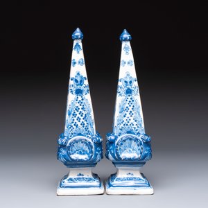 A pair of blue and white Delftware obelisks, probably France, 18th C. — 照片 3