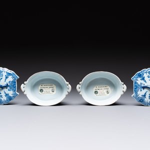 A pair of blue and white Dutch Delft butter tubs and covers, 18th C. — photo 7