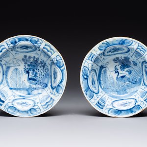 A pair of blue and white Dutch Delft 'kraak-style' bowls, 18th C. — photo 2