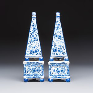 A pair of blue and white Dutch Delft obelisks with floral design — photo 2