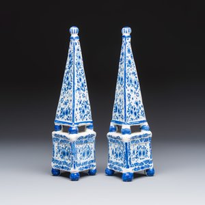 A pair of blue and white Dutch Delft obelisks with floral design — photo 3