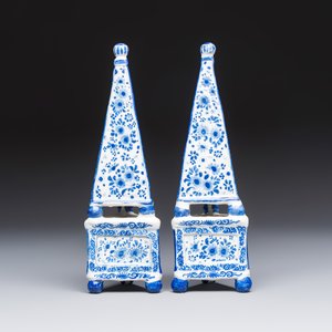 A pair of blue and white Dutch Delft obelisks with floral design — photo 4