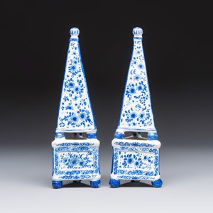 A pair of blue and white Dutch Delft obelisks with floral design — photo 6