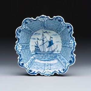 A pair of blue and white Dutch Delft square bowls with maritime design, 18th C. — foto 4