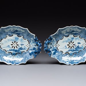 A pair of blue and white Dutch Delft strainers, 18th C. — photo 2