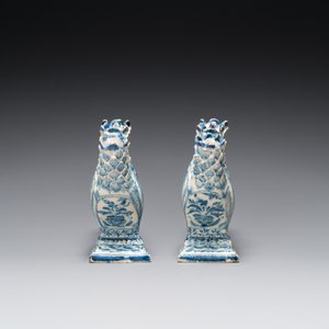 A pair of blue and white tulip vases, Germany, late 18th C. — 照片 2