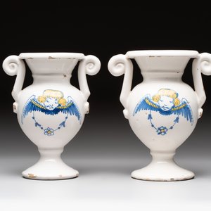 A pair of blue, white and yellow Dutch Delft altar vases, late 17th C. — photo 2