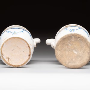 A pair of blue, white and yellow Dutch Delft altar vases, late 17th C. — photo 7