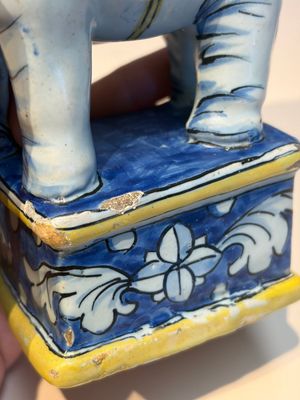 A pair of blue, white and yellow Frankfurt faience models of elephants, ca. 1700 — photo 11
