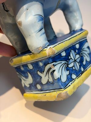 A pair of blue, white and yellow Frankfurt faience models of elephants, ca. 1700 — photo 14