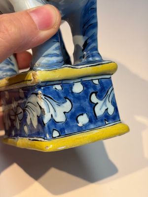A pair of blue, white and yellow Frankfurt faience models of elephants, ca. 1700 — photo 22