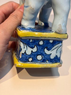 A pair of blue, white and yellow Frankfurt faience models of elephants, ca. 1700 — photo 28
