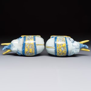 A pair of blue, white and yellow Frankfurt faience models of elephants, ca. 1700 — photo 9