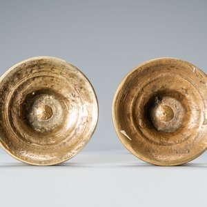 A pair of brass alloy candlesticks, Italy, 17th C. — photo 7