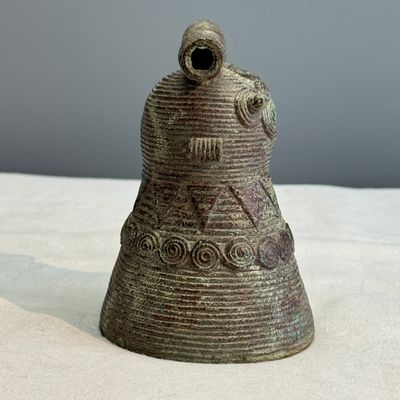 A pair of bronze bells for water buffalos, Cambodia, Batambang provence, Dong Son, 1st C. BC — foto 14