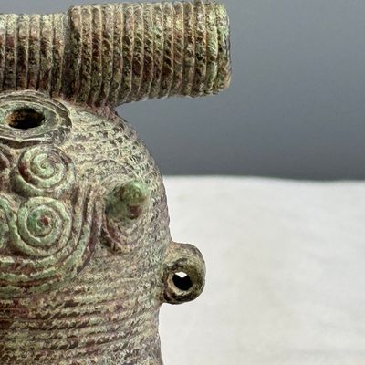 A pair of bronze bells for water buffalos, Cambodia, Batambang provence, Dong Son, 1st C. BC — foto 19