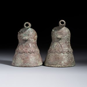 A pair of bronze bells for water buffalos, Cambodia, Batambang provence, Dong Son, 1st C. BC — foto 3