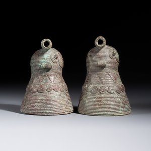 A pair of bronze bells for water buffalos, Cambodia, Batambang provence, Dong Son, 1st C. BC — foto 5