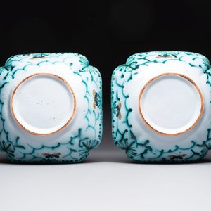 A pair of Brussels faience salad bowls with butterflies and caterpillars, 18th C. — photo 2