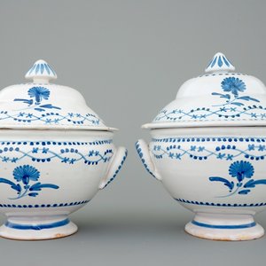 A pair of Brussels faience tureens with covers, ca. 1800 — 照片 3