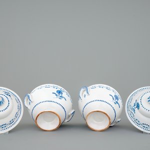 A pair of Brussels faience tureens with covers, ca. 1800 — 照片 6