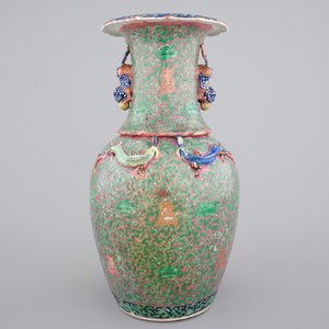 A pair of Canton famille verte vases and a pink ground Canton vase, 19th C. — photo 13