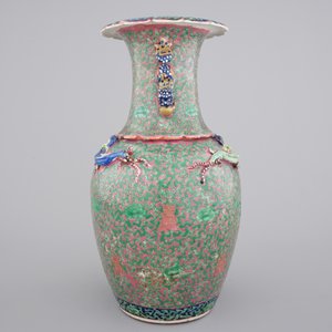 A pair of Canton famille verte vases and a pink ground Canton vase, 19th C. — photo 14