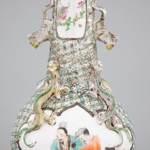 A pair of Canton famille verte vases and a pink ground Canton vase, 19th C. — photo 10