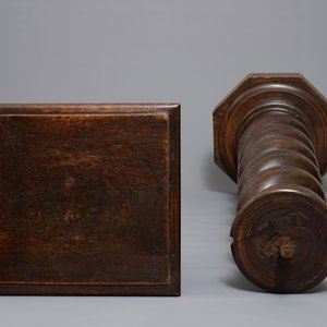 A pair of carved oak twisted pillars with Corinthian capitals, 18th C. — 照片 5