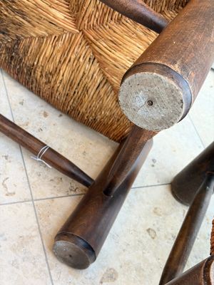 A pair of chairs in oak and straw, attributed to Charles Dudouyt — foto 14