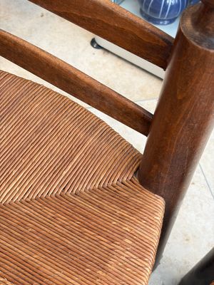 A pair of chairs in oak and straw, attributed to Charles Dudouyt — foto 5