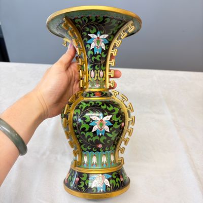 A pair of Chinese archaistic cloisonné vases with floral design — photo 5