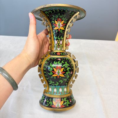A pair of Chinese archaistic cloisonné vases with floral design — photo 8