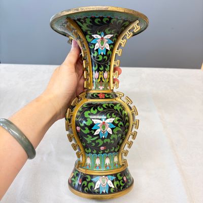 A pair of Chinese archaistic cloisonné vases with floral design — photo 9