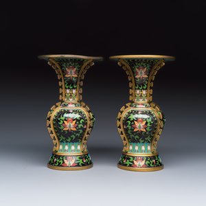 A pair of Chinese archaistic cloisonné vases with floral design — photo 2