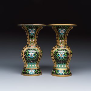 A pair of Chinese archaistic cloisonné vases with floral design — photo 5