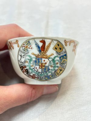 A pair of Chinese armorial cups and saucers with the arms of 'Van Reverhorst' for the Dutch market, Qianlong, ca. 1745 — 照片 1