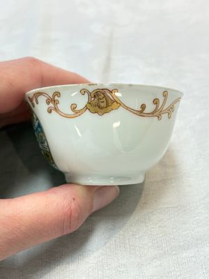 A pair of Chinese armorial cups and saucers with the arms of 'Van Reverhorst' for the Dutch market, Qianlong, ca. 1745 — 照片 2