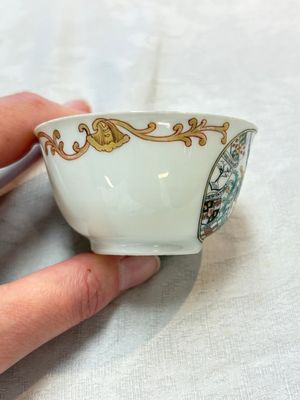 A pair of Chinese armorial cups and saucers with the arms of 'Van Reverhorst' for the Dutch market, Qianlong, ca. 1745 — 照片 4