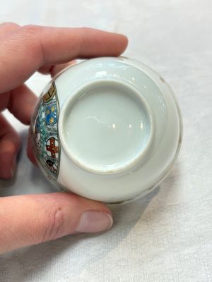 A pair of Chinese armorial cups and saucers with the arms of 'Van Reverhorst' for the Dutch market, Qianlong, ca. 1745 — 照片 6
