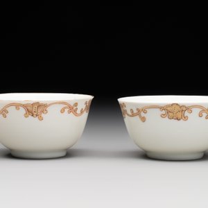 A pair of Chinese armorial cups and saucers with the arms of 'Van Reverhorst' for the Dutch market, Qianlong, ca. 1745 — 照片 6