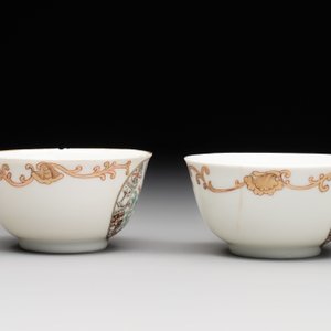 A pair of Chinese armorial cups and saucers with the arms of 'Van Reverhorst' for the Dutch market, Qianlong, ca. 1745 — 照片 7