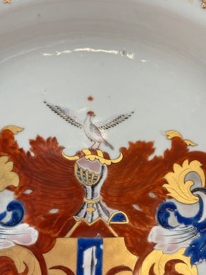 A pair of Chinese armorial dishes with the arms of Valckenier of Amsterdam for the Dutch market, Yongzheng — photo 3