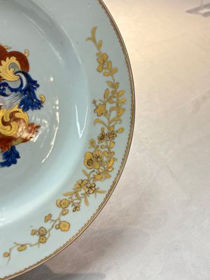 A pair of Chinese armorial dishes with the arms of Valckenier of Amsterdam for the Dutch market, Yongzheng — photo 4