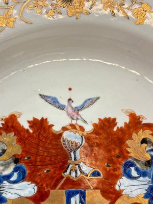 A pair of Chinese armorial dishes with the arms of Valckenier of Amsterdam for the Dutch market, Yongzheng — photo 10