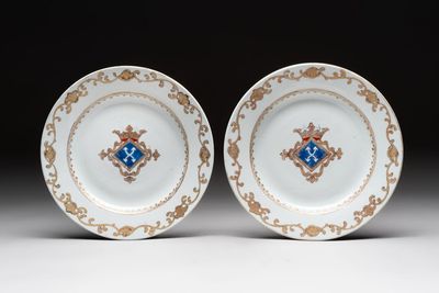 A pair of Chinese armorial plates with an unidentified coat of arms, Qianlong