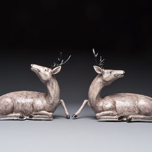 A pair of Chinese aubergine-glazed models of recumbent deer, 18/19th C. — foto 3
