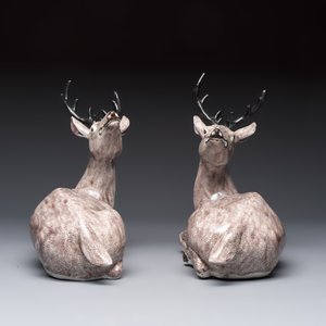 A pair of Chinese aubergine-glazed models of recumbent deer, 18/19th C. — foto 6